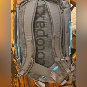 Cotopaxi Allpa 35 Black and Gray Duffel